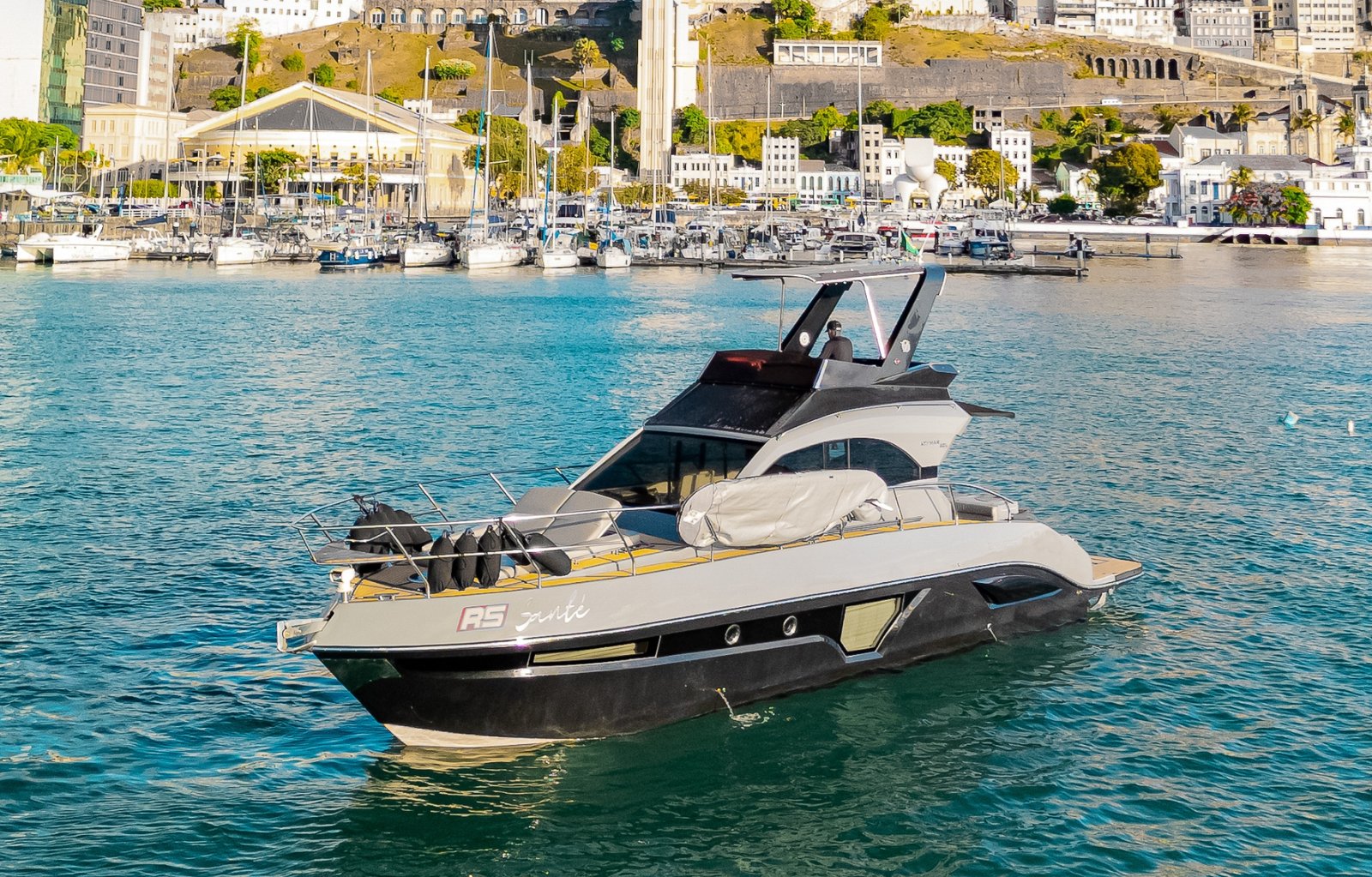 Passeio de lancha em Salvador: a nova experiência exclusiva da Maruwá Villas